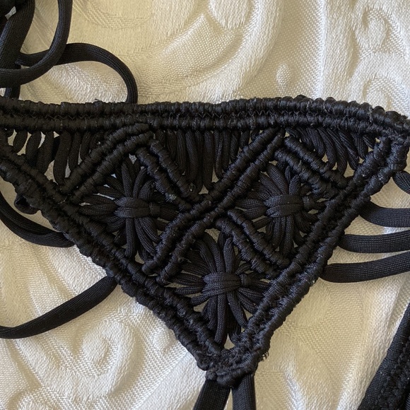 Victoria’s Secret black bikini - Picture 9 of 9